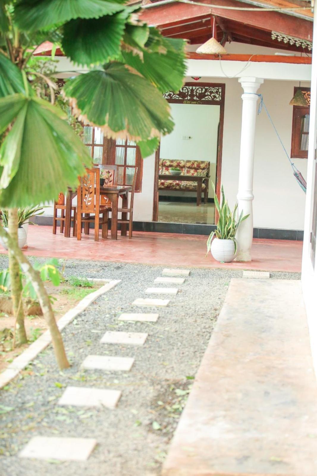 Mountain Relax Inn Weligama Esterno foto